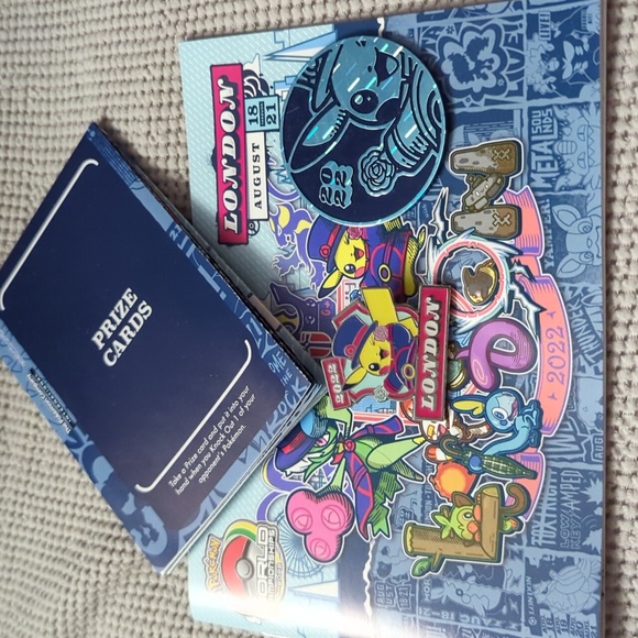 Pokemon Pin 2022 World Championship Collector Pikachu London coin playmat book - Picture 1 of 2